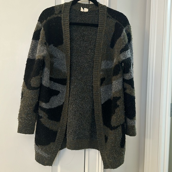 Moth (Anthropologie) Camo cardigan black/green/gray Sweater - Picture 4 of 10